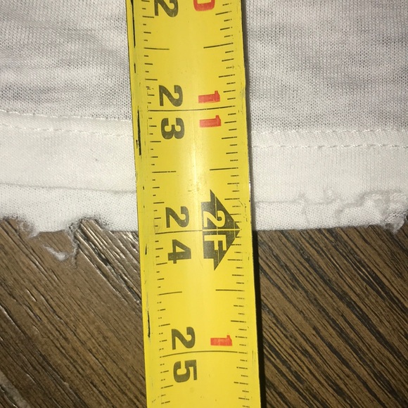 Buckle bought very lightweight t-shirt - Picture 2 of 5